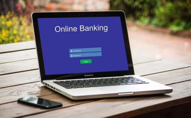 banking-online-768×475
